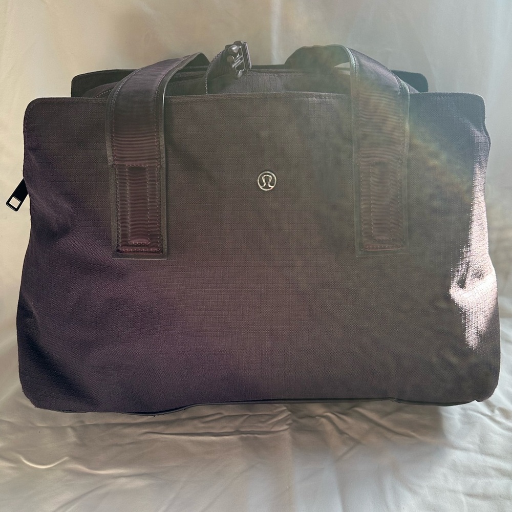 lululemon athletica Plum Go Getter Duffle Bag